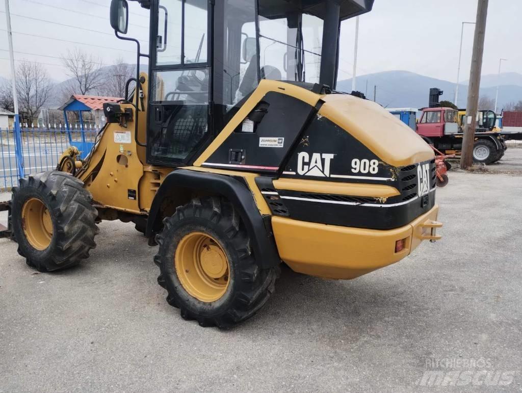CAT 908 Kolesni nakladalci