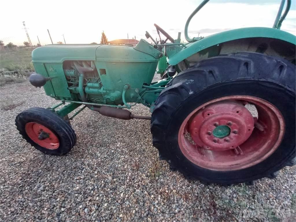 Deutz-Fahr D 40 Traktorji