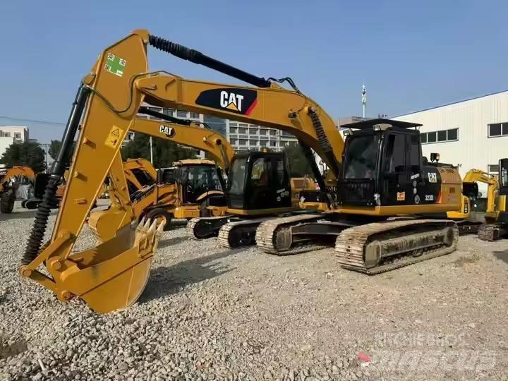 CAT CAT323D2L Bagri goseničarji