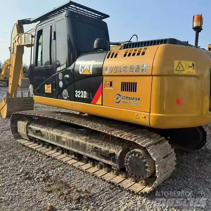 CAT CAT323D2L Bagri goseničarji