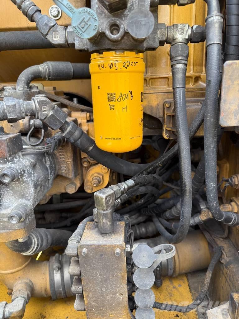 CAT 323 D L Bagri goseničarji