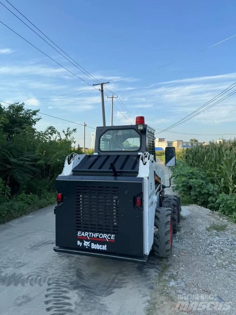 Bobcat S16 Skid steer mini nakladalci
