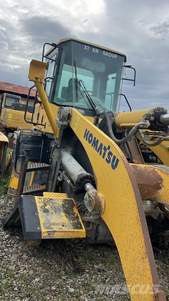 Komatsu WA 470-5H Kabine in notranjost