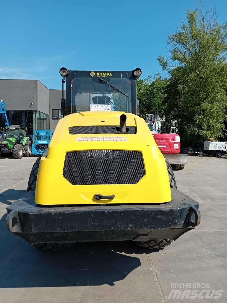 Bomag BW 213 D-5 Kompaktorji tal