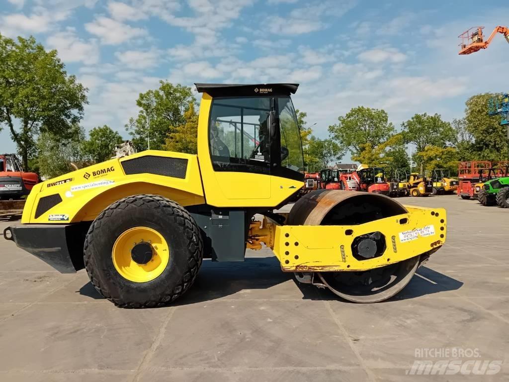 Bomag BW 213 D-5 Kompaktorji tal
