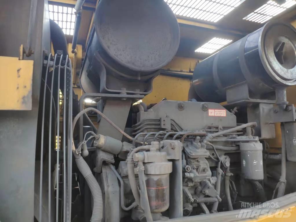 Komatsu WA 320-3 Kolesni nakladalci