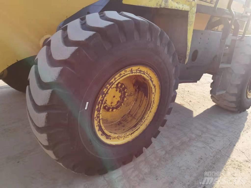 Komatsu WA 320-3 Kolesni nakladalci