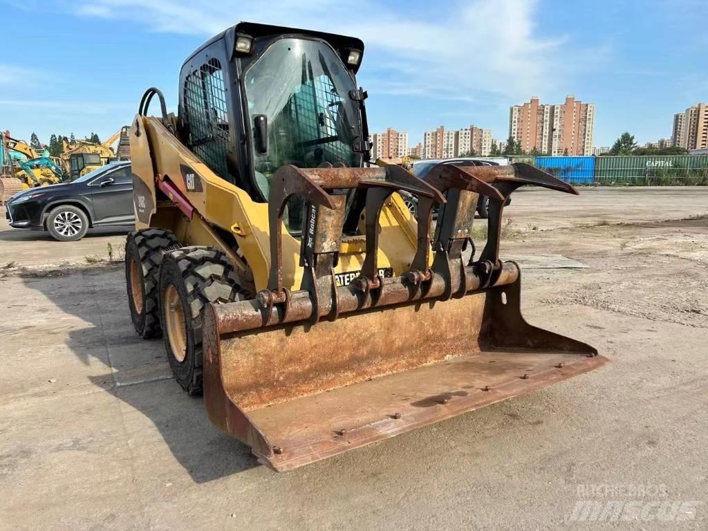 CAT 246 C Skid steer mini nakladalci