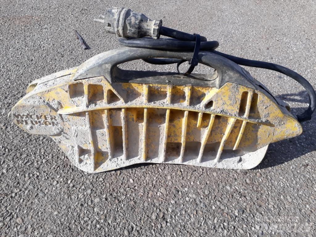 Wacker Neuson FUH20 Stroji za betonsko galanterijo