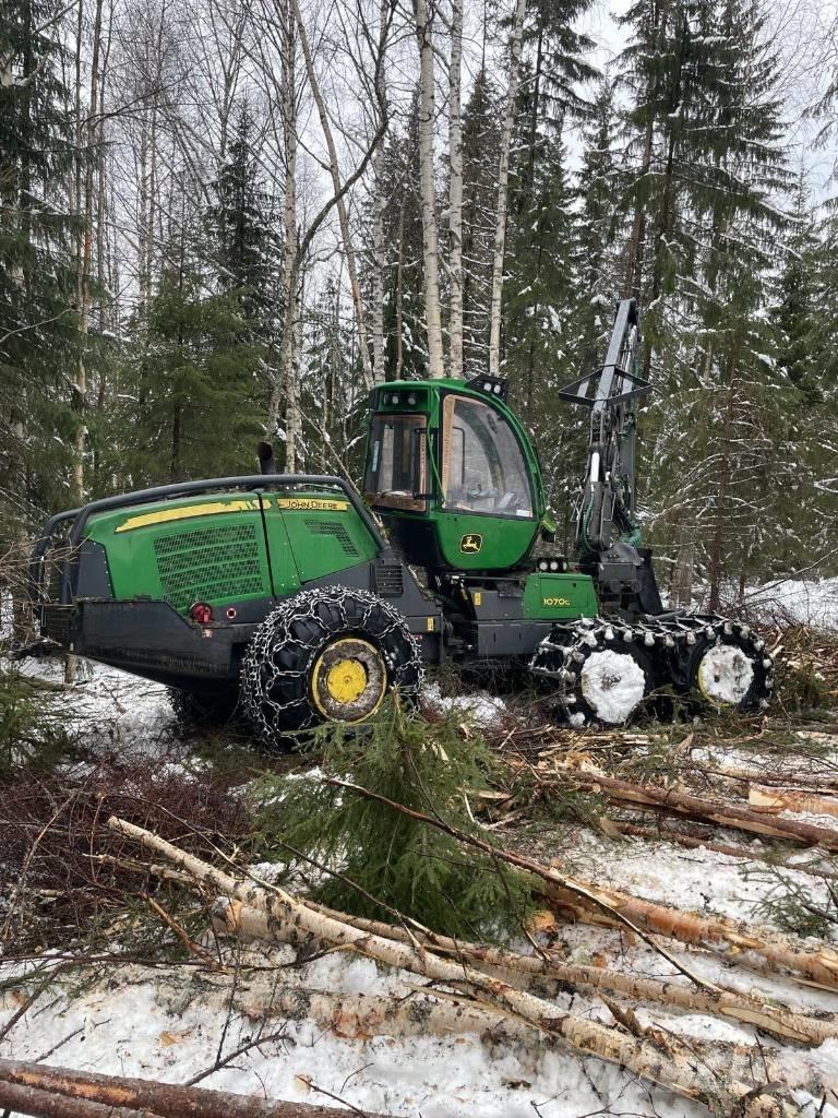 John Deere 1070 G Harvesterji