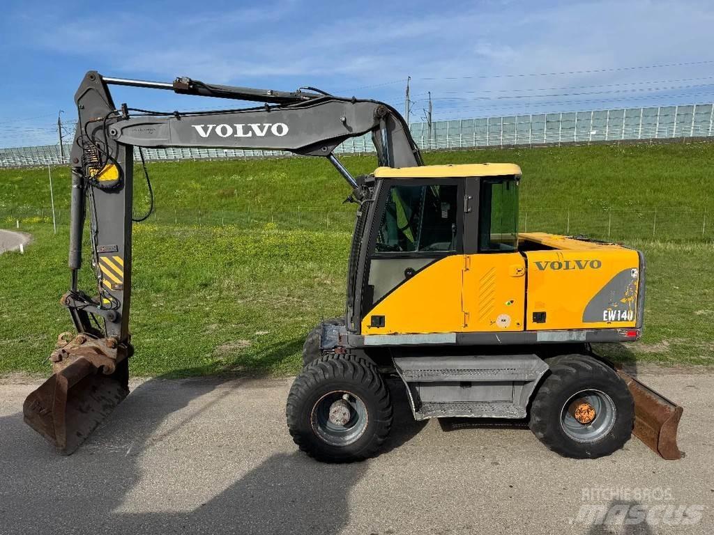 Volvo EW140 Bagri na kolesih