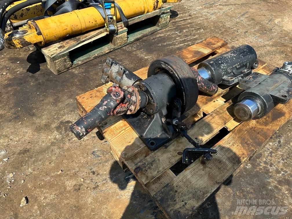 CAT 214 B FT gearbox Bagri na kolesih