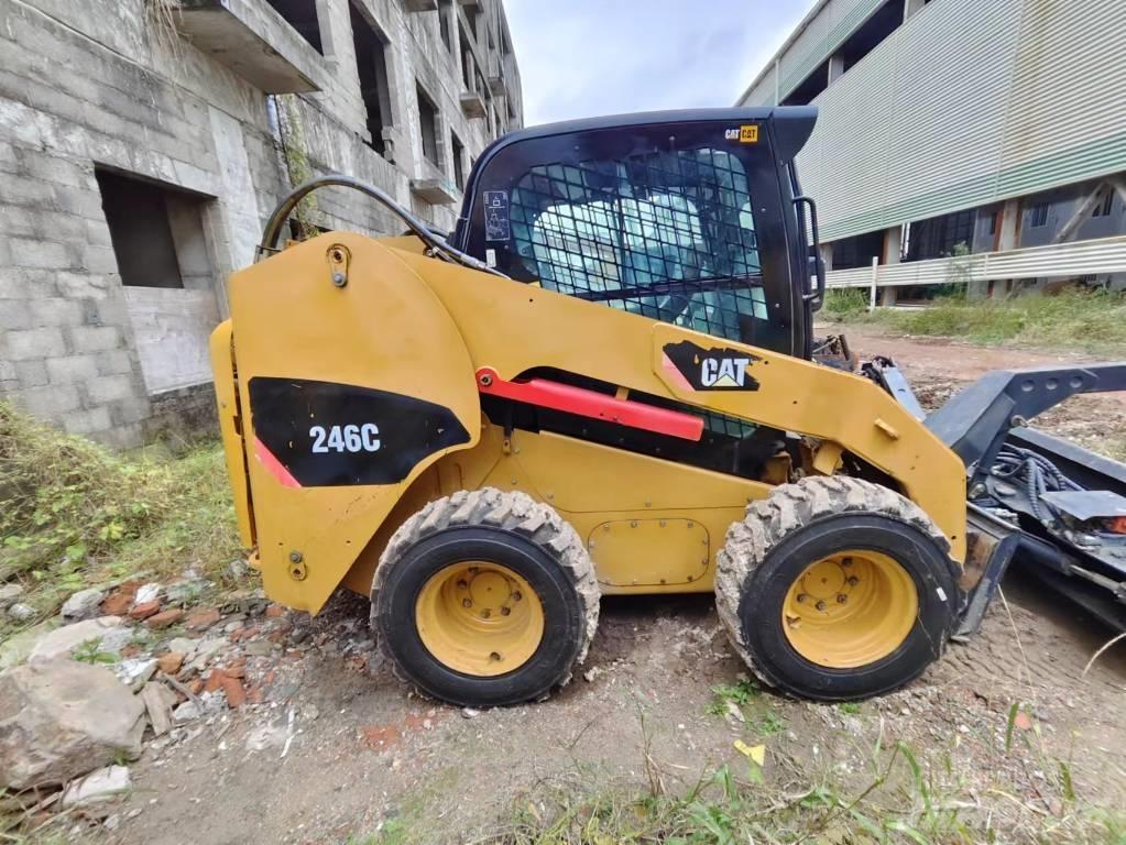 CAT 246C Skid steer mini nakladalci