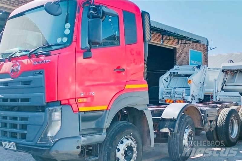 UD CGE 370 8x4 Drugi tovornjaki