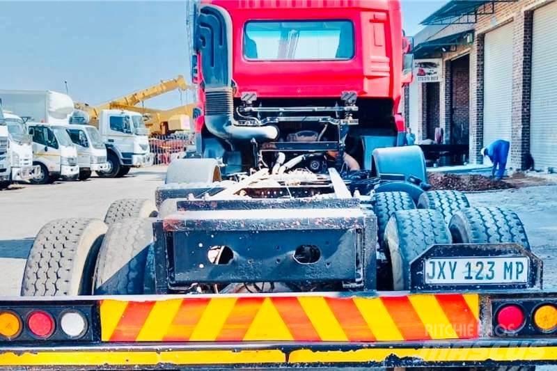 UD CGE 370 8x4 Drugi tovornjaki