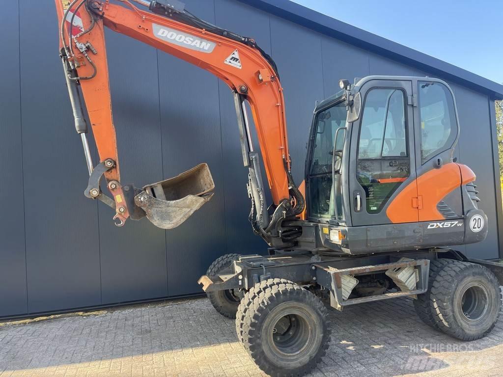 Doosan DX57W Bagri na kolesih