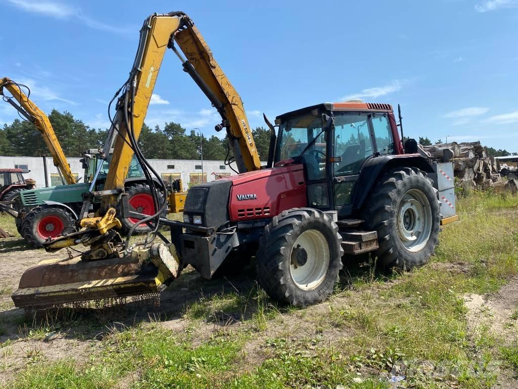 Valtra 6350 Traktorji