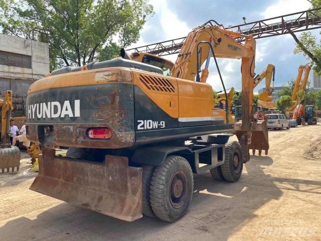 Hyundai R210W-9 Bagri na kolesih