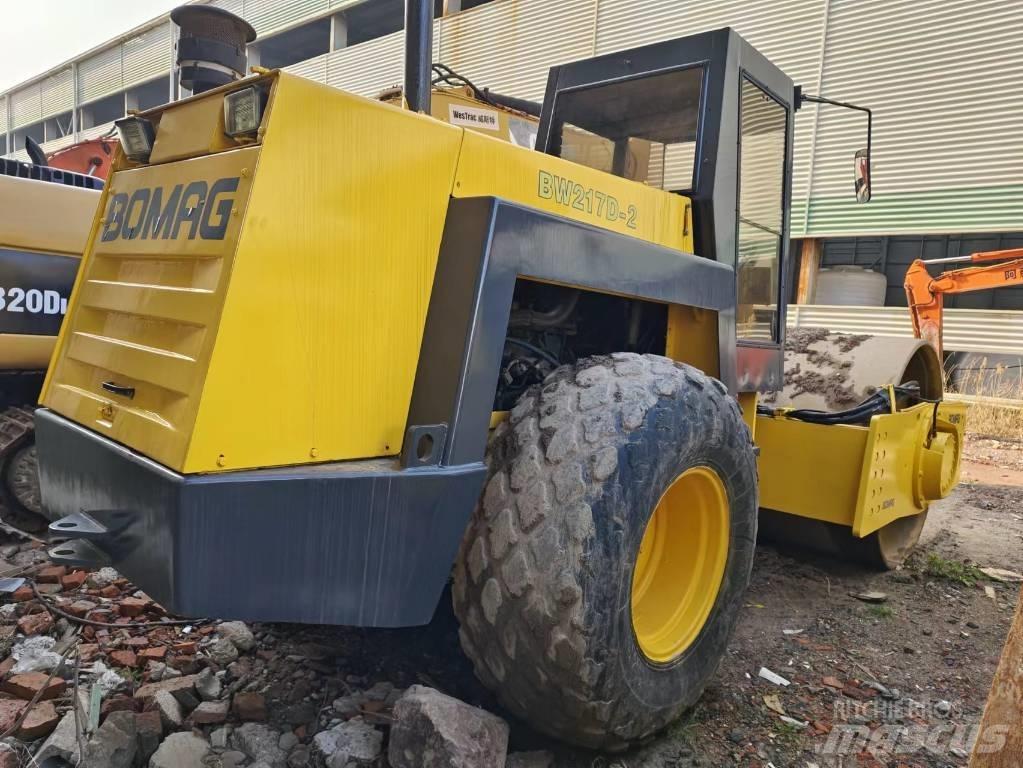 Bomag BW 217 Enojni valjarji