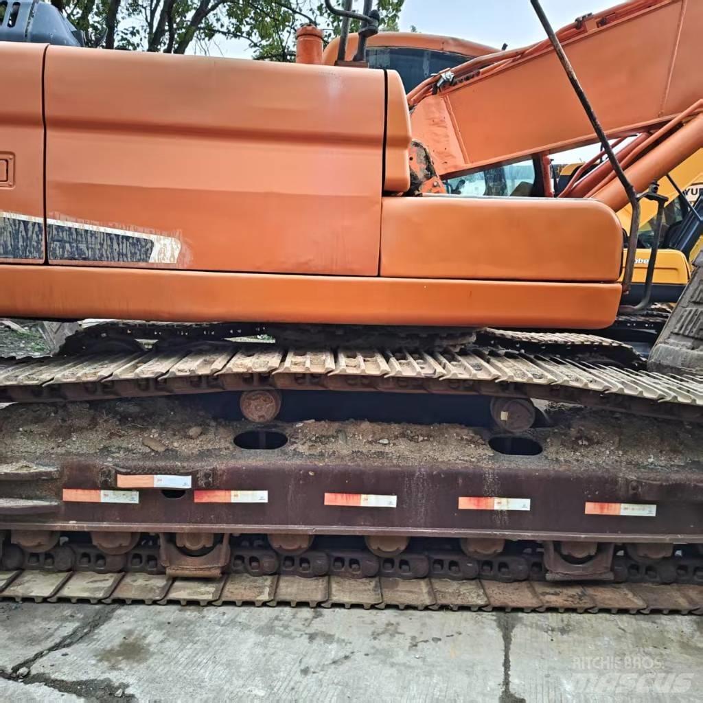 Doosan DX 300 LC Bagri goseničarji