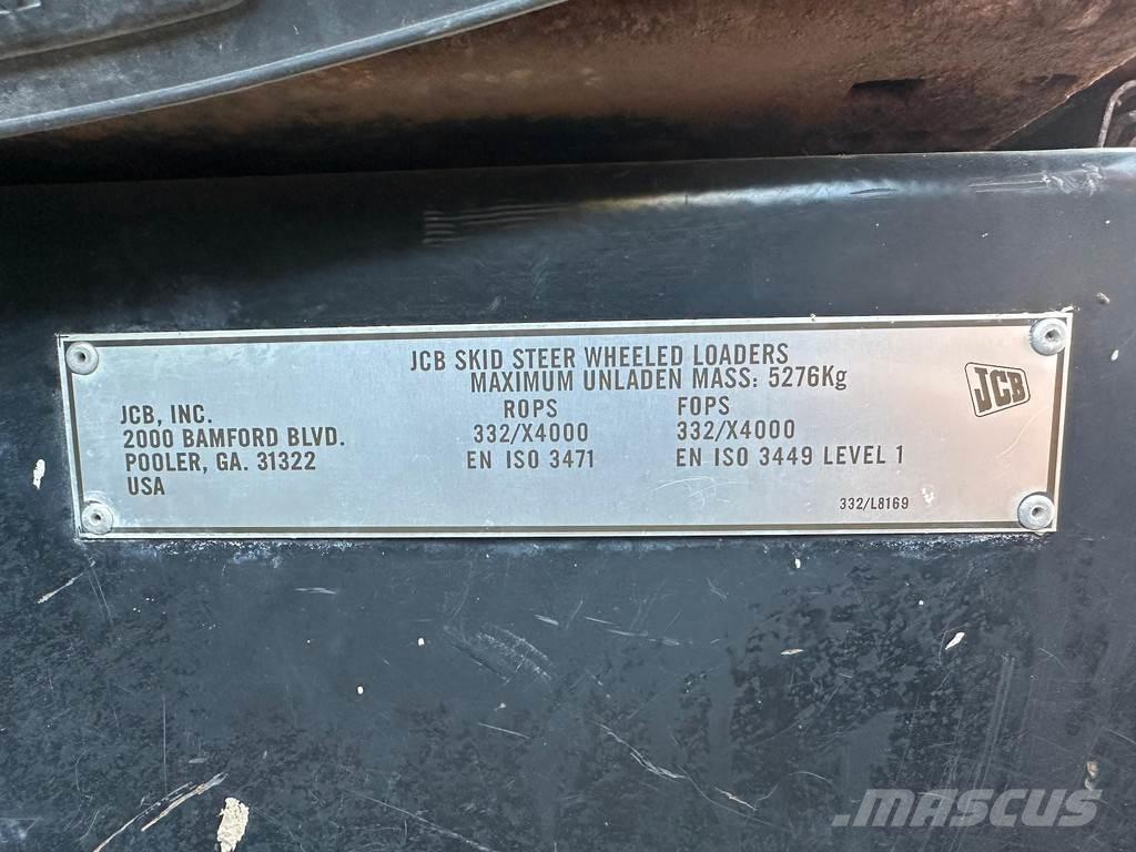 JCB 225 Mini nakladalci