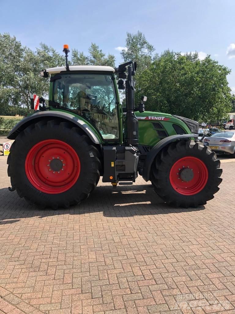 Fendt 718 Vario Traktorji
