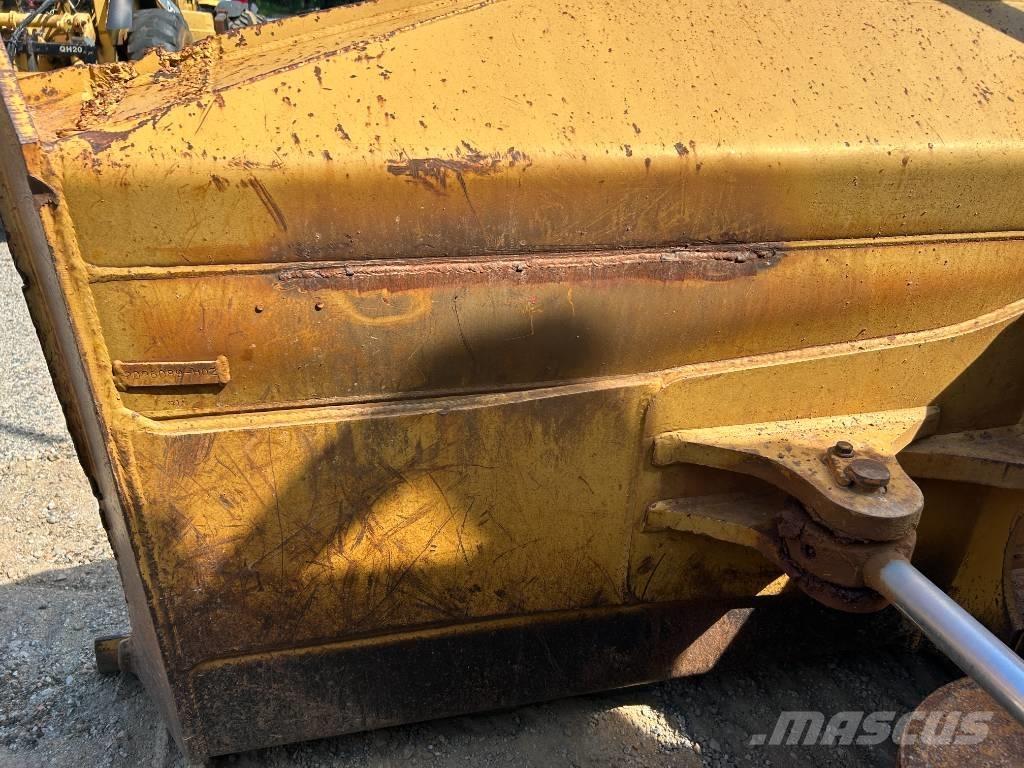 CAT D 5 N XL Buldožerji goseničarji
