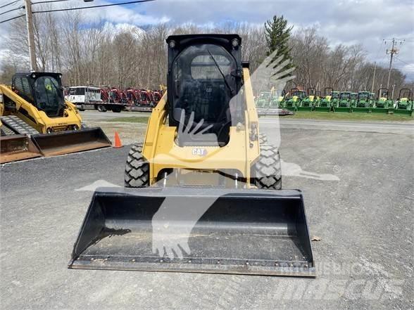 CAT 262D3 Skid steer mini nakladalci