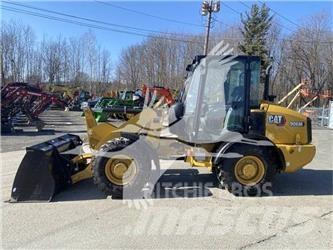 CAT 906M Kolesni nakladalci