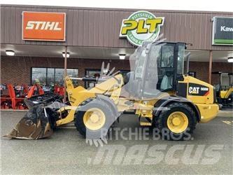 CAT 908M Kolesni nakladalci