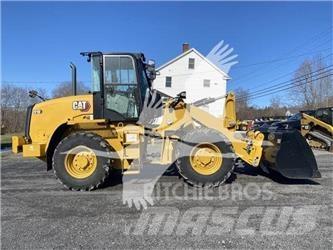 CAT 910 Kolesni nakladalci
