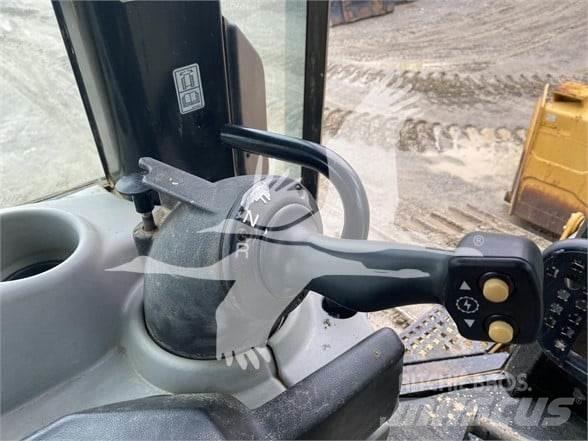 CAT D6N XL Buldožerji goseničarji