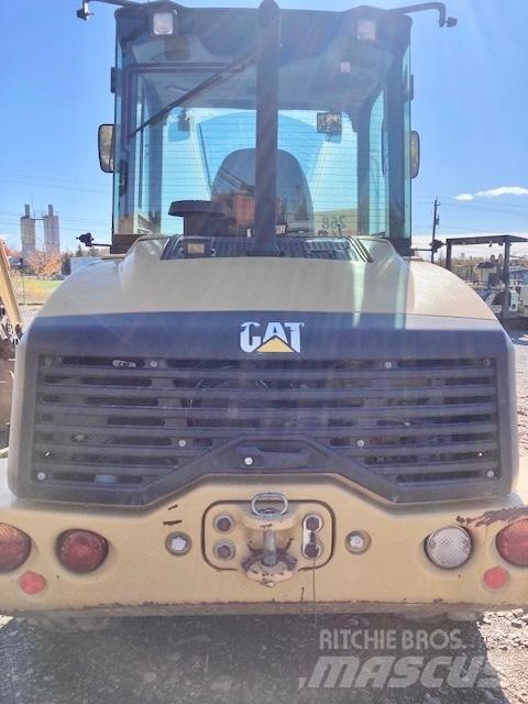 CAT 908 M Kolesni nakladalci