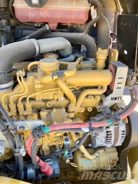 CAT 908 M Kolesni nakladalci