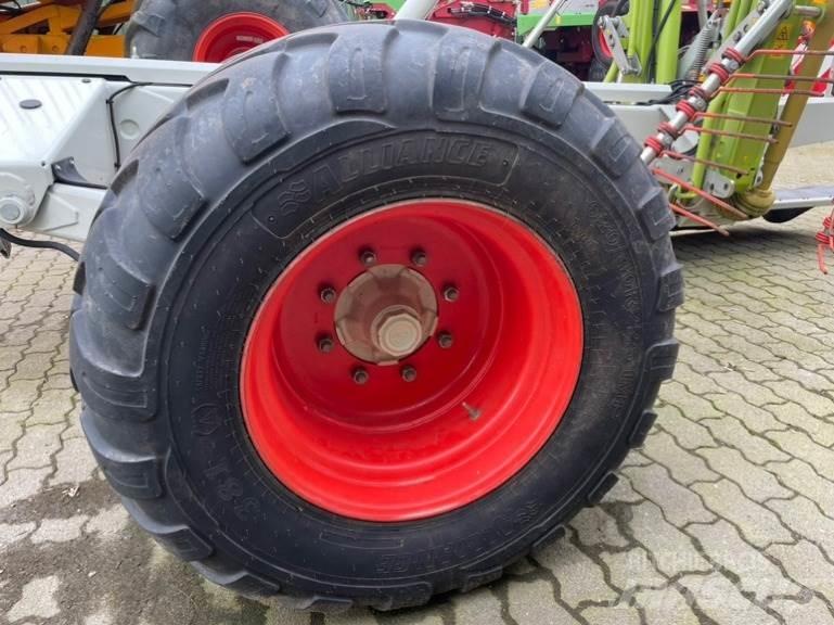 CLAAS Liner 3600 Zgrabljalniki