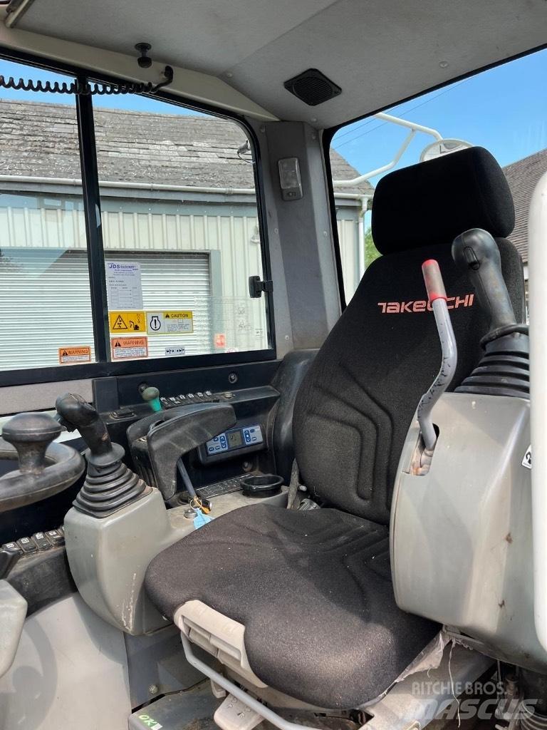Takeuchi TB295W Bagri na kolesih