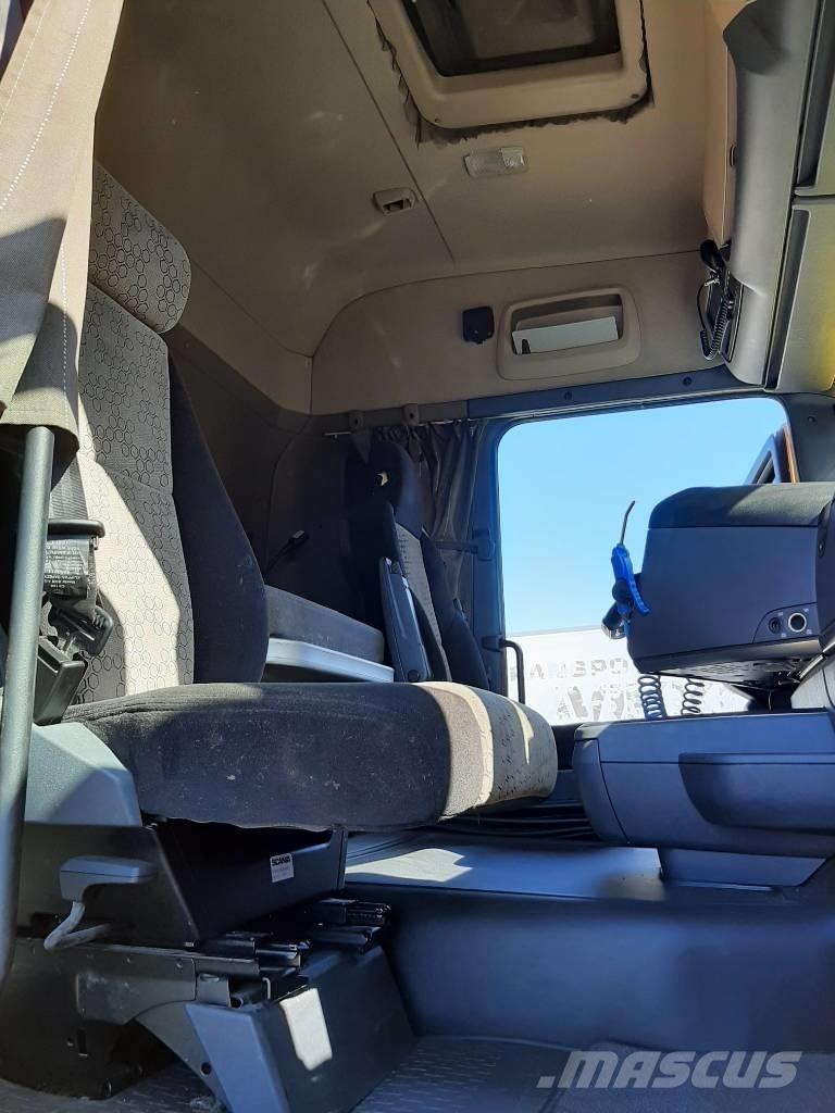 Scania R 520 Tovornjaki s ponjavo