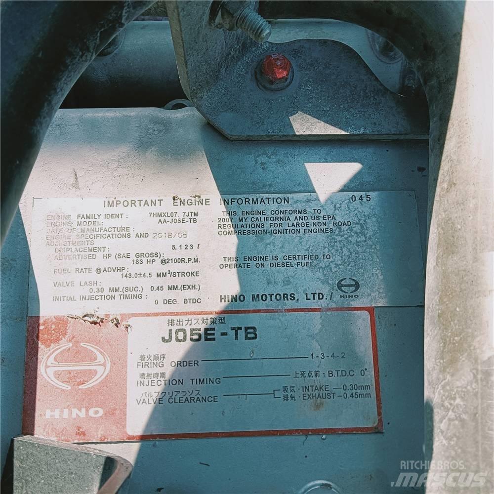 Kobelco SK260D Bagri goseničarji