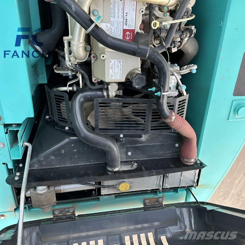 Kobelco SK 200D Bagri goseničarji