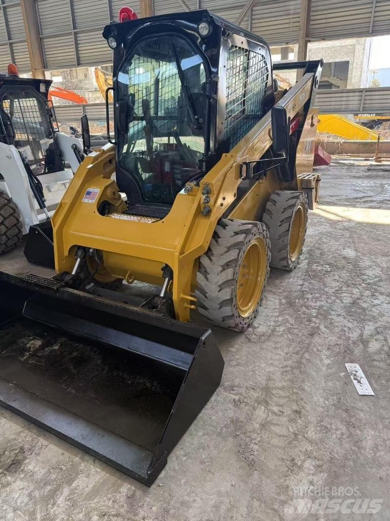 CAT 262 D Skid steer mini nakladalci