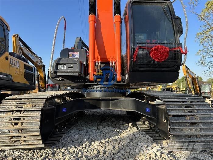 Hitachi ZX 200 Bagri goseničarji