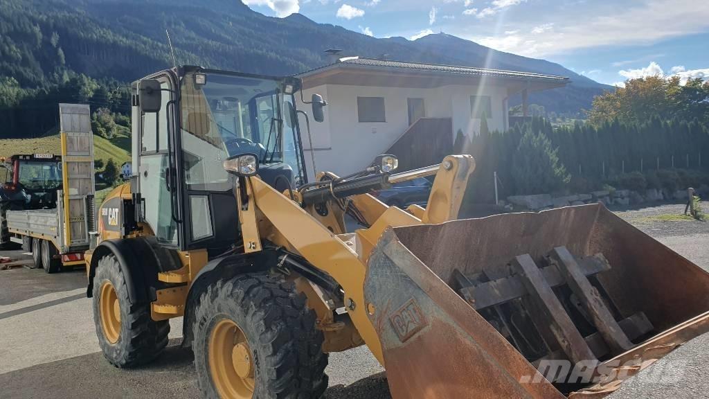 CAT 908 M Kolesni nakladalci
