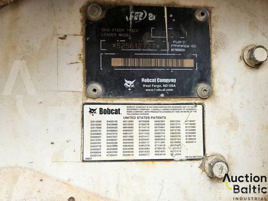 Bobcat T 250 Nakladalci goseničarji