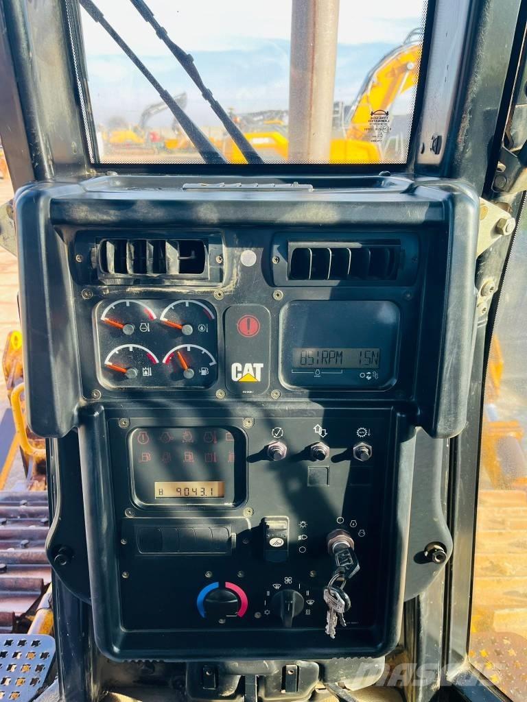 CAT D 6 N XL Buldožerji goseničarji