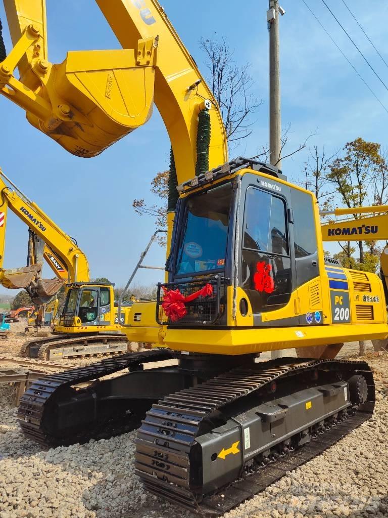 Komatsu PC 200 Bagri goseničarji
