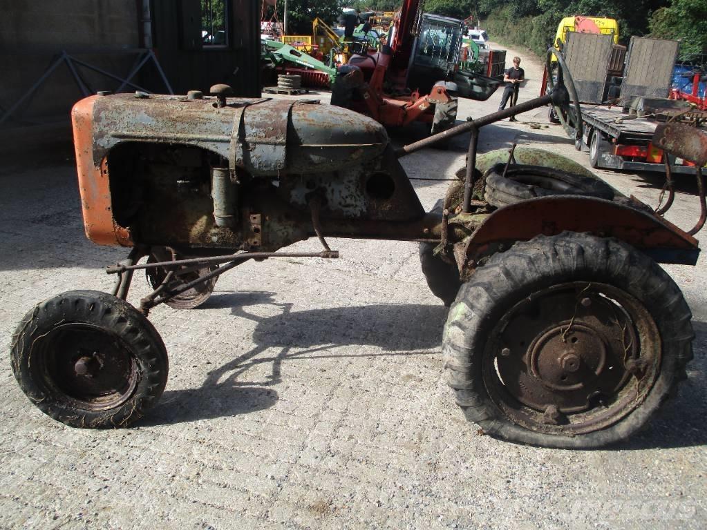 Allis-Chalmers B Traktorji