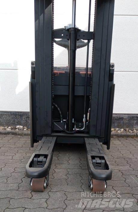 Toyota SWE120L Ročni električni viličar