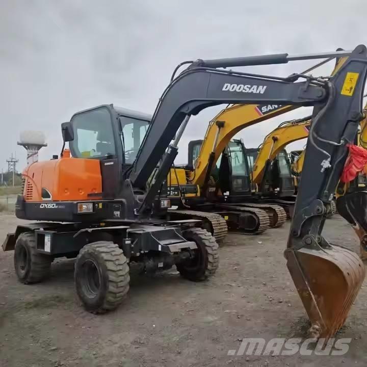 Doosan DX 60W Bagri na kolesih