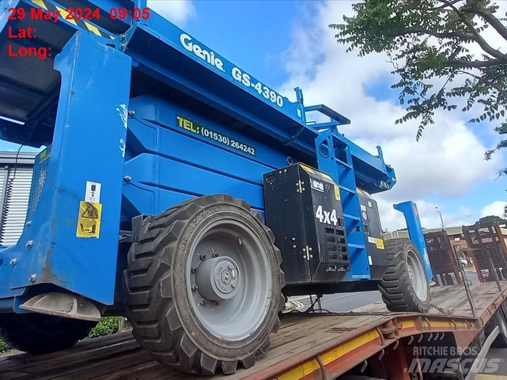 Genie GS 4390 Škarjaste dvižne ploščadi