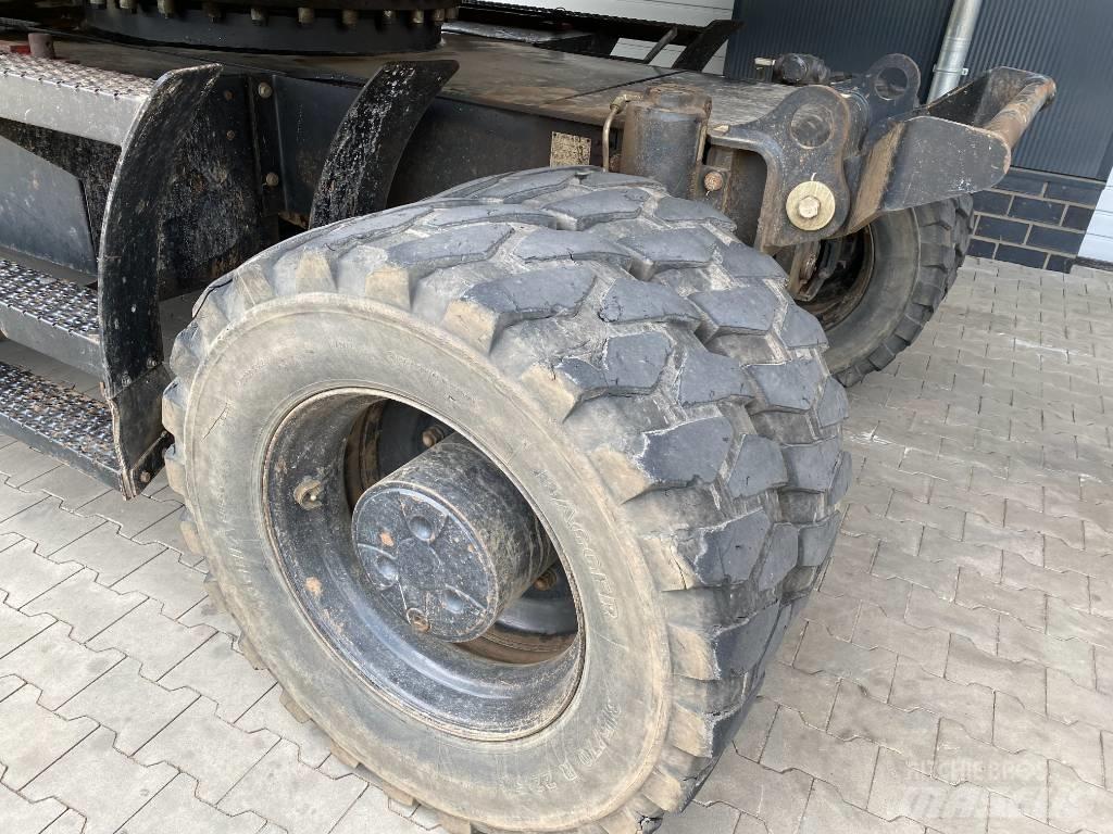 CAT M 320 F Bagri na kolesih